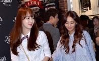 [포토]'천진난만' 다솜-효린, 자선파티도 씨스타 스타일로 즐겨요!