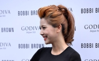 [포토]이윤미, 조금은 과한 볼륨감(?)