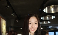 [포토]'일일 바리스타' 베스티 혜령 '너무 예쁘네~'