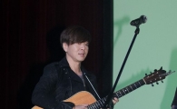 [포토]윤도현, 기타와 함께~