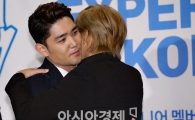 [포토]강인-성민 '뜨거운 포옹'