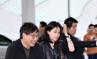 [포토]이영애 '공항에서 남편과 다정한 모습 포착'