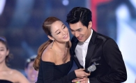 [포토]2013 슈퍼모델 박정욱, TOP5 선정에 멘토 최여진과 격한 포옹!