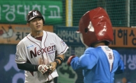[포토] 김민성 '턱돌이 옷 갈아입었네?'