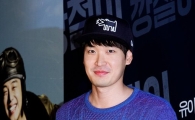 [포토]정겨운, 극장엔 편안한 차림이 필수~