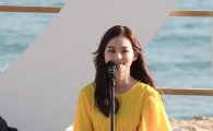 [포토]김윤혜, 병아리처럼 귀여운 '노란원피스'