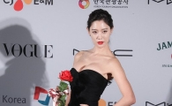 [포토]클라라, 감출 수 없는 볼륨감
