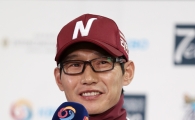 [포토] 염경엽 감독 '1차전 선발은 나이트!'