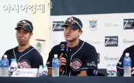 [포토] 홍성흔 '깨끗한 경기 하겠습니다'