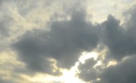 [포토]북상하는 태풍에 먹구름 드리우고 