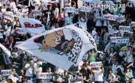 [포토] 응원 펼치는 두산 응원단 '가을야구 단골손님'