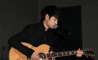 [포토]정준영, '기타와 함께'
