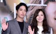 [포토]정용화-한채아, 같은 포즈로~