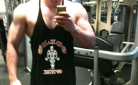 '불균형 보디빌더'에 깜짝 "상체는 헐크, 하체는 미녀?"
