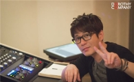 이것이 바로 '방부제 외모'… 신승훈, 신보 '작업 완료 인증샷' 공개