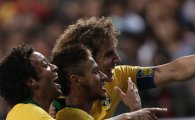 홍명보 호, '최정예' 브라질에 0대 2 완패(종합)