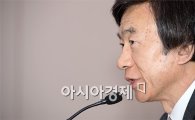 [포토]답변하는 윤병세 외교부 장관