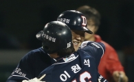 [포토] 오재일과 포옹 나누는 이원석