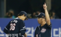 [포토] 유희관 '가자, 위로'