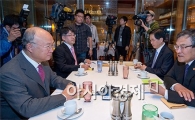 [포토]IAEA 사무총장 만나는 최문기 장관