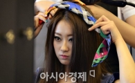 [포토]나인뮤지스 경리, 음악방송을 위해 변신중~(스타24시)