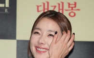 [포토]머릿결 넘기는 소이현 '무결점 미모' 
