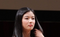 [포토]머릿결 넘기는 김유정 '요정이 따로 없네'