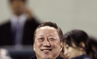 [포토] 박용만 두산그룹 회장 '미라클 베어스와 함께 합니다'