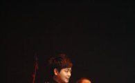 [포토]박현빈, '나를 믿고, 모두들 함께 즐기세요~'