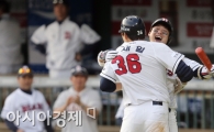 [포토] 이원석 '오재일 최고야!'