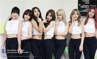 '청순섹시' AOA, 허리 노출로 '반전 복근' 과시