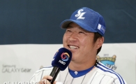 [포토] 최형우 '희관이 공 꼭 칠거에요!'