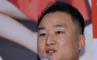 [포토]영화 '연애의 기술' 소개하는 이수성 감독