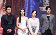 [포토]포즈 취하는 주진모-하지원-백진희-지창욱