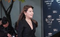 [포토]소녀시대 수영, 레드카펫 빛내는 '완벽한 각선미'