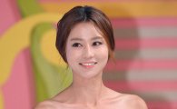 '탈북미녀' 김아라, 티아라 지연과 쏙 빼닮은 외모 "공주병 불릴만하네"