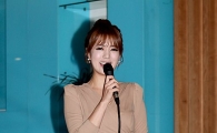 [포토]정지원, 섹시한 누드톤 원피스