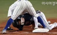 [포토] 오재원 '앗 내 어깨'