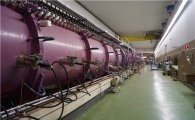 새로운 원소 발견 이끄는 독일의 중이온가속기연구소(GSI)
