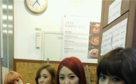 [포토]베스티 셀카, '자~ 밥 먹고 합시다!'(스타24시)