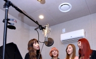 [포토]베스티, 테마송 녹음도 열심히~(스타24시)