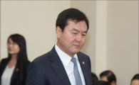 [포토]최수현 금감원장 바라보는 신제윤 금융위원장