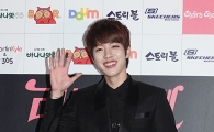 [포토]인피니트 성열, 여심 흔드는 손인사