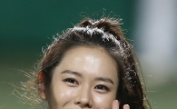 [포토] 손예진 '한국 시리즈 즐겁게 즐기세요~'