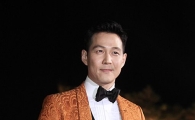 [포토]이정재, 레드카펫 밝히는 '완벽한 비주얼'