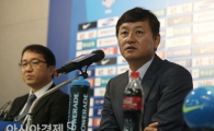 [포토] 질문에 답하는 이광종 U-22 대표팀 감독