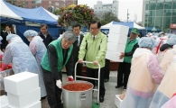 고재득 성동구청장, 사랑의 김장 담그기 동참 