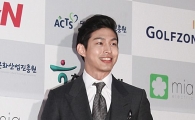[포토]더 멋있어진 최정원, '인기도 여전'