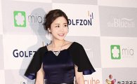 [포토]윤진이, 각선미 드러낸 '앞트임 드레스'