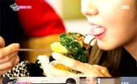 '맨친' 유이, 먹방 여신 등극… 뜨거운 감자탕도 한입에 '꿀꺽'